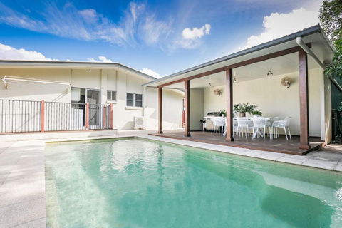 Sandy Burrows - Accommodation NT 1