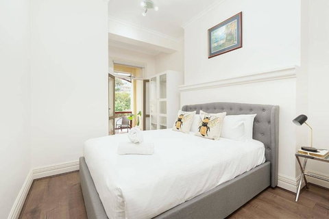 STUNNING SYDNEY HOME 7 - Accommodation NT 2