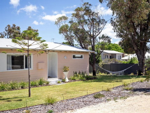 Stylish Shack Falcon Bay - Accommodation NT 0