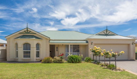 Beachside At Normanville - 7 Ronald Street - NT Tourism 1
