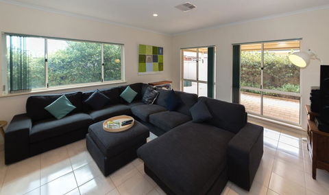 Beachside At Normanville - 7 Ronald Street - NT Tourism 0