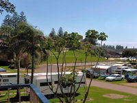 Beachside Getaway - 150m to beach