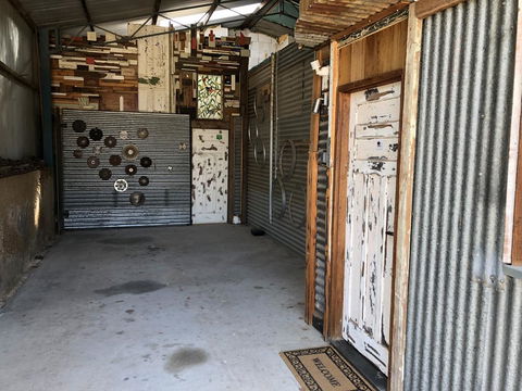 Bed In A Shed Vineyard Stay - Accommodation NT 3