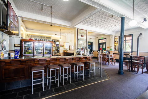 Bellbird Hotel - NT Tourism 3