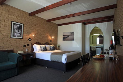 Belltower Motor Inn - Accommodation NT 0