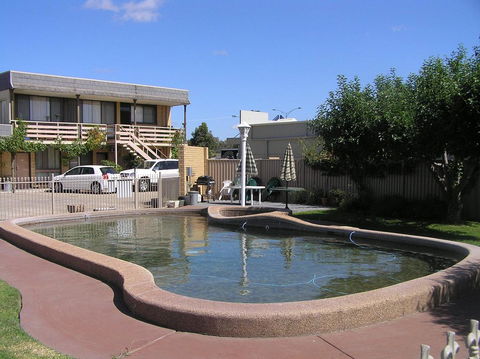 Belltower Motor Inn - Accommodation NT 3