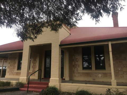 BELMONT 11 Bedroom Home In The Heart Of Victor Harbor - NT Tourism 1