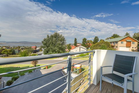 Beloka Close - Modern, Spacious, And Pet Friendly Accommodation - NT Tourism 0