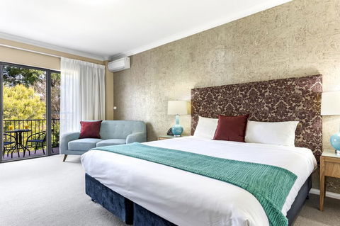 Berry Village Boutique Motel - NT Tourism 0