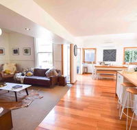 Best Location in Hobart Luxury 4 bedroom with stunning views - Accommodation NT