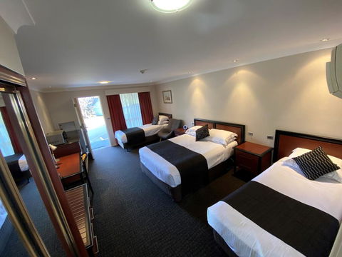 Best Western Plus All Settlers Motor Inn - NT Tourism 1