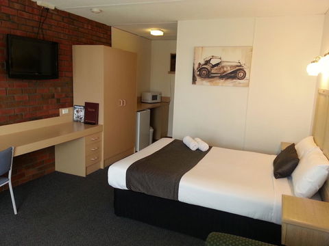 Big Valley Lakeside Paradise Motor Inn - Accommodation NT 2