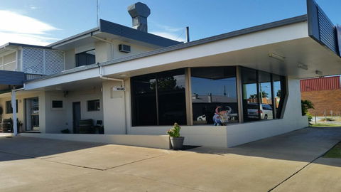 Biloela Centre Motel & Steakhouse Restaurant - NT Tourism 0