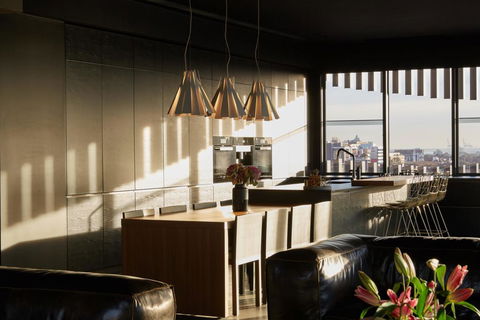 Birdcage Penthouse Luxury Melbourne Ultra Modern Industrial Chic - NT Tourism 3