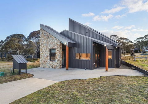 Blackout - Accommodation NT 0