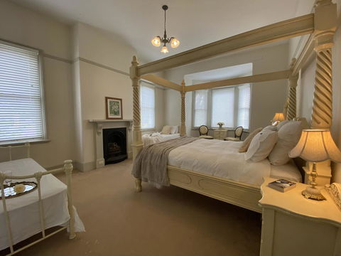 Blayney House - Accommodation NT 0