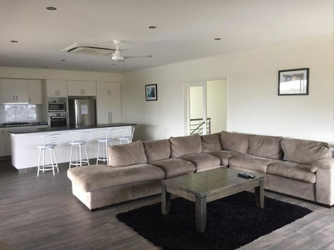Blue Sky Apartment - NT Tourism 0
