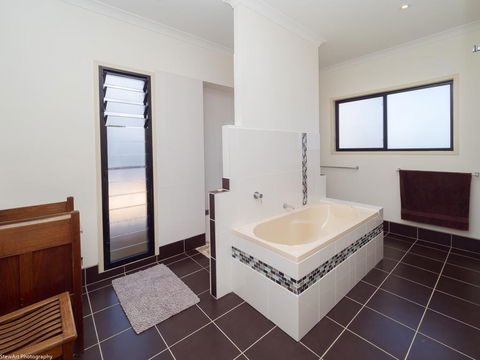 Blue Water Retreat - Upstairs - NT Tourism 1