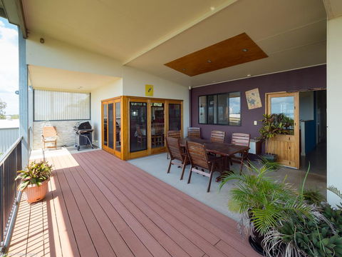 Blue Water Retreat - Upstairs - NT Tourism 0