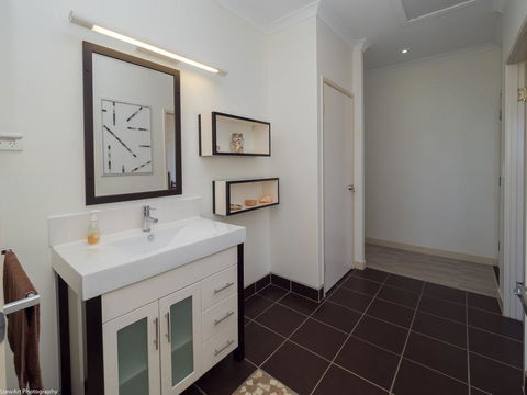 Blue Water Retreat - Upstairs - NT Tourism 2