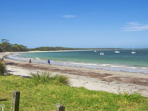 Blue Waters Cottage - 120m To Jervis Bay - Accommodation NT 2