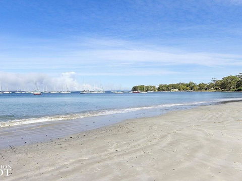 Blue Waters Cottage - 120m To Jervis Bay - Accommodation NT 1