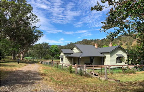 Bobby's Country Rental - NT Tourism 0