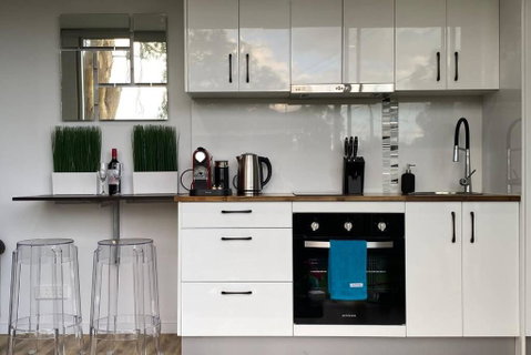 Tiny House In Belconnen 1BR Self Contained Wine - Accommodation NT 1
