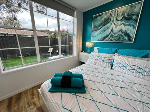 Tiny House In Belconnen 1BR Self Contained Wine - Accommodation NT 2