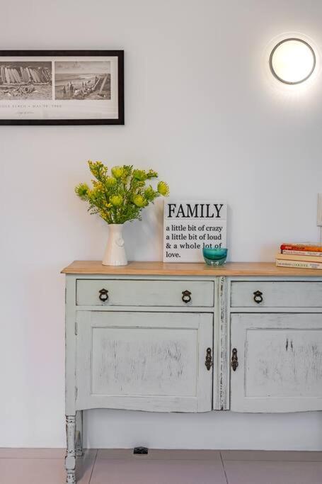 Waterfront Bliss In Margate - 30 Min From Brisbane - Accommodation NT 2