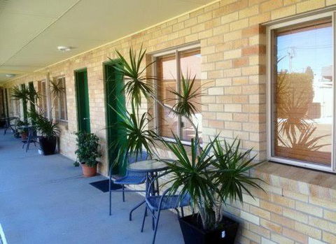 Windsor Hotel Miles - Accommodation NT 1