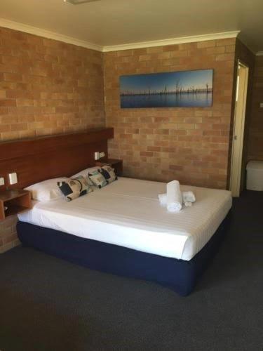 Windsor Hotel Miles - Accommodation NT 2