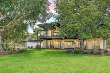 Golden Sands Retreat Beach House with Accommodation NT