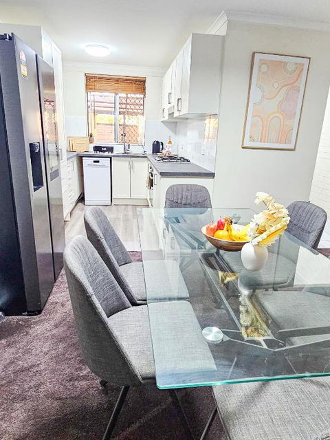 Queen Of The Desert Villa Secure & Gated 2 Bdrm Home - Accommodation NT 0