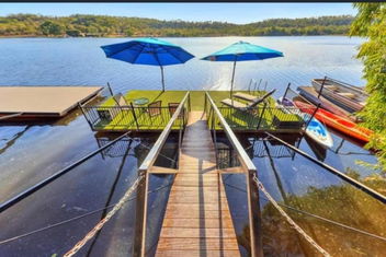 Rumah Surgah On Lake Bennett with Accommodation NT