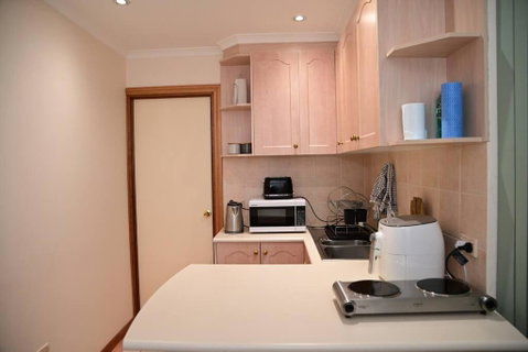 Spacious Studio In AliceSprings QueenBed+KSAirbed - Accommodation NT 2