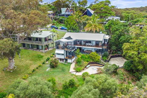 YARABIN - Luxury Home With Ocean Views - Accommodation NT 2