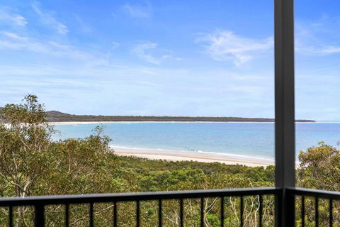 YARABIN - Luxury Home With Ocean Views - Accommodation NT 1