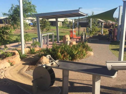 Zenhouse: 4BR Stylish Work/Family Home In Muirhead - NT Tourism 1
