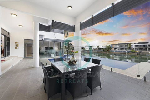 ZenLux: 4BR Bayview Mansion Infinity Pool + Cinema - NT Tourism 3