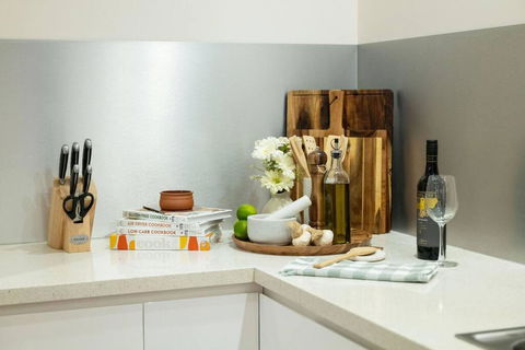 ZenLux Rosewood Luxury Family Escape - Pool - BBQ - Accommodation NT 2