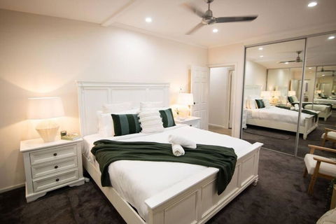 ZenLux Rosewood Luxury Family Escape - Pool - BBQ - Accommodation NT 3