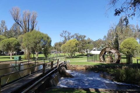Private, Luxury Pinnacles Tour: Stargazing, Sand-boarding & Sightseeing - Accommodation NT 2