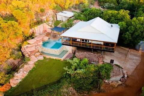 Giant Tides Tour - Cygnet Bay Pearl Farm - Accommodation NT 5