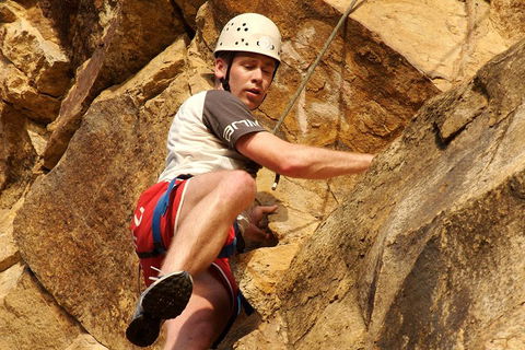 Rock Climbing At The Kangaroo Point Cliffs In Brisbane - Accommodation NT 0