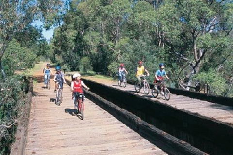 Perth Hills - Wildlife, Art & Gastronomy - Accommodation NT 2