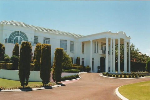 The Billionaire Club - Accommodation NT 2